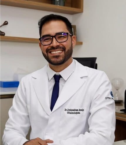 Médico especialista em estrabismo